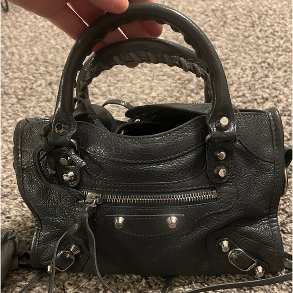 Balenciaga town leather cross body bag - Picture 7 of 7